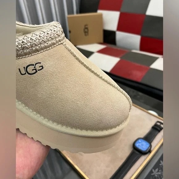 UGG Women's Tan Slip-On Shoes - Picture 5 of 6